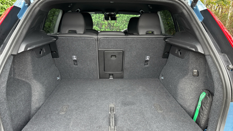 Volvo XC40 2.0 B3P Plus Dark 5dr Auto Petrol Estate